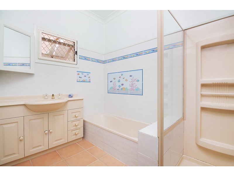 17 Pallaranda Street, Tarragindi QLD 4121