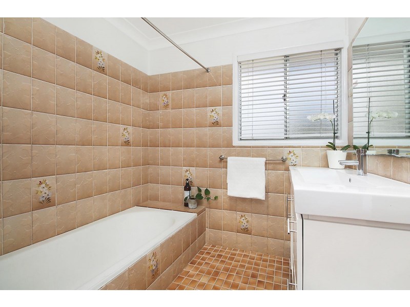 82 Monash Road, Tarragindi QLD 4121