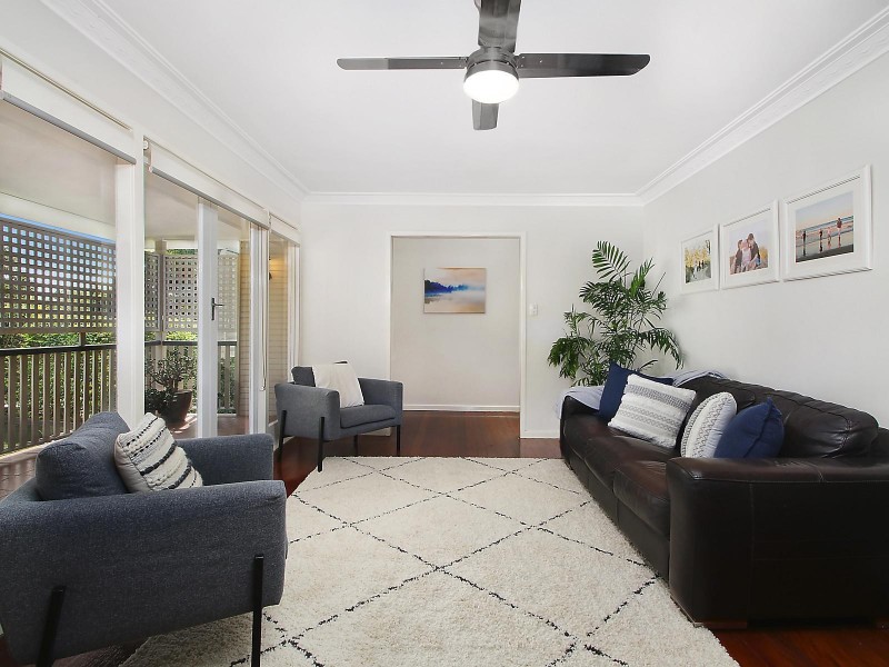 8 Garioch Street, Tarragindi QLD 4121