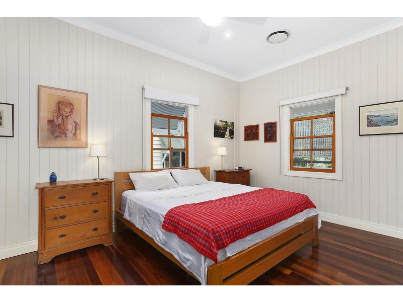 65 Qualtrough Street, Woolloongabba QLD 4102