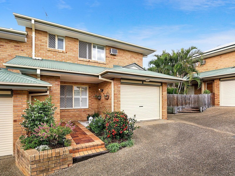 2/70 Denman Street, Greenslopes QLD 4120