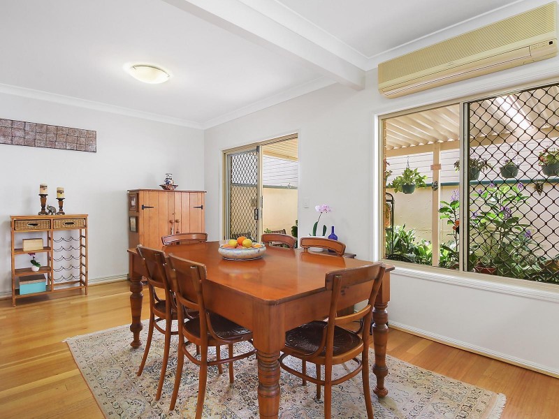 2/70 Denman Street, Greenslopes QLD 4120