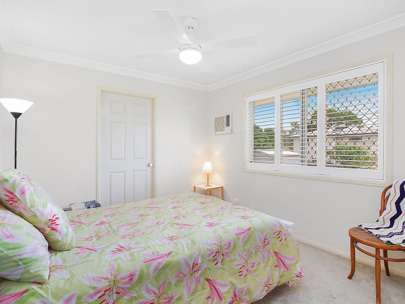 2/70 Denman Street, Greenslopes QLD 4120
