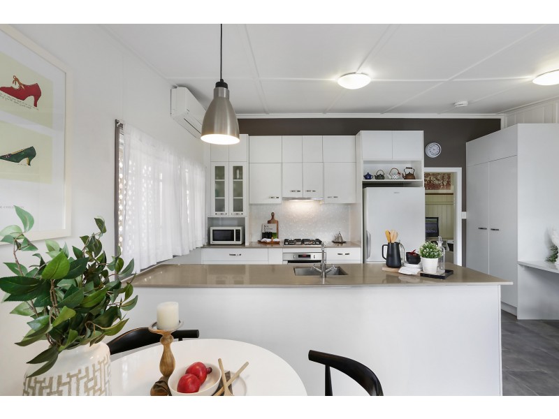 8 Taylor Street, Annerley QLD 4103