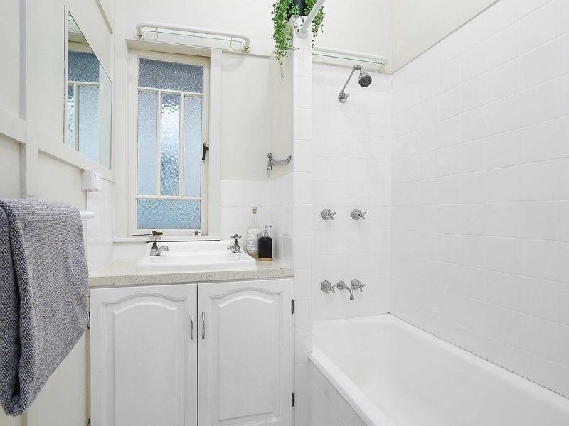 1 Laura Street, Tarragindi QLD 4121