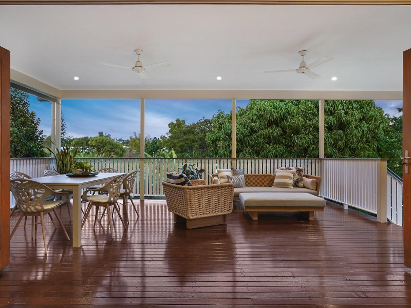 12 Newcastle Street, Fairfield QLD 4103