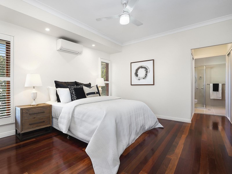 12 Newcastle Street, Fairfield QLD 4103