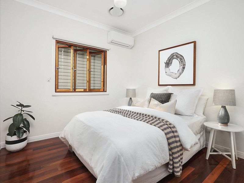 12 Newcastle Street, Fairfield QLD 4103