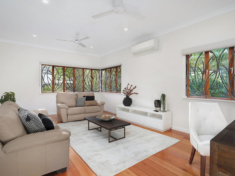 12 Newcastle Street, Fairfield QLD 4103