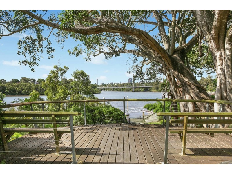 12 Newcastle Street, Fairfield QLD 4103