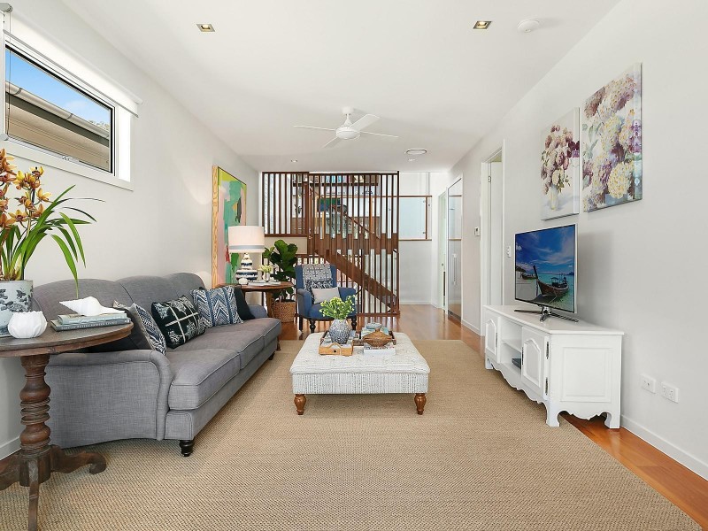 22 Instow Street, Yeronga QLD 4104