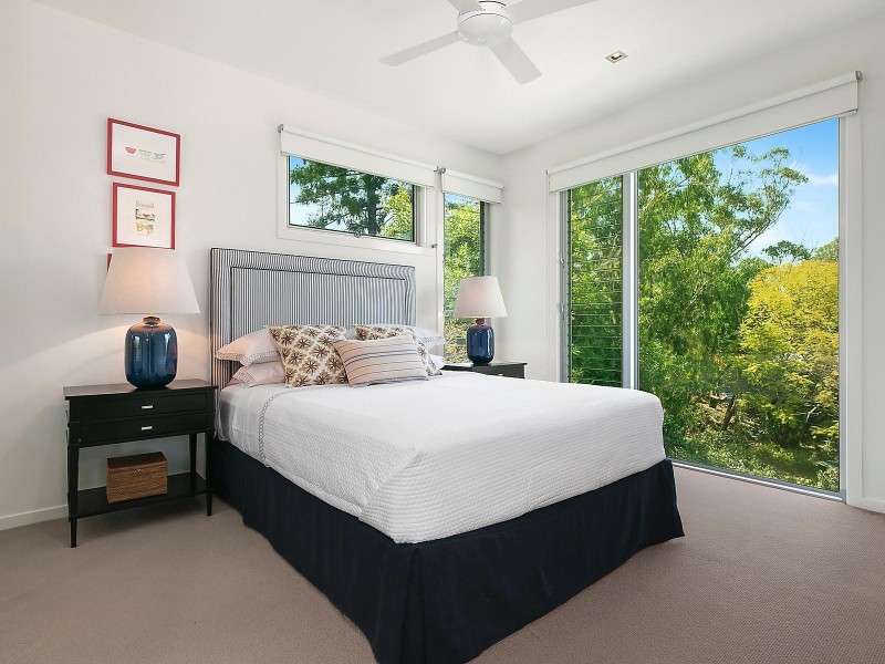 22 Instow Street, Yeronga QLD 4104