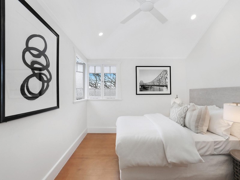 16 Ashby Street, Fairfield QLD 4103