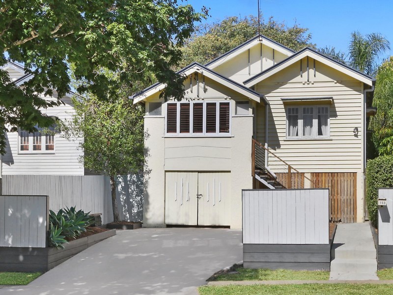 153 Cracknell Road, Tarragindi QLD 4121