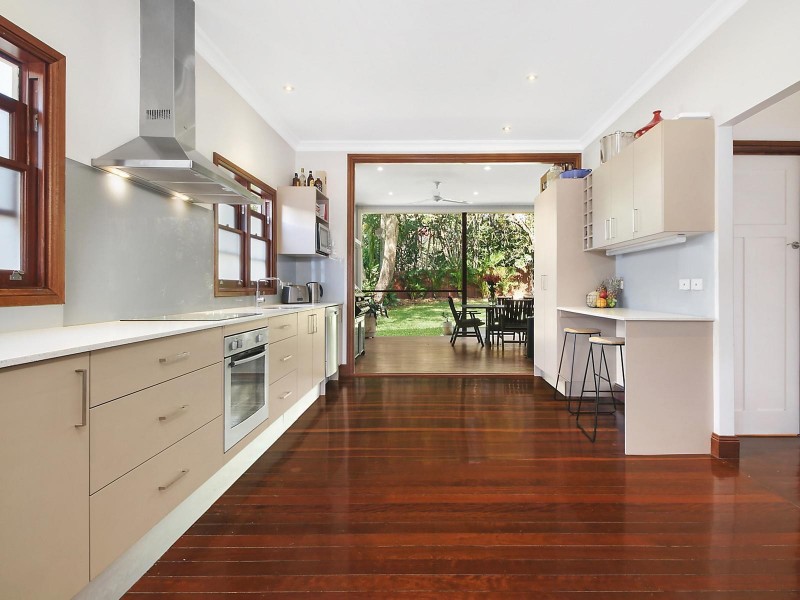 153 Cracknell Road, Tarragindi QLD 4121