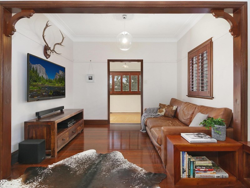 153 Cracknell Road, Tarragindi QLD 4121