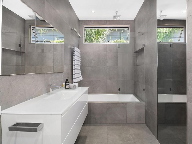 153 Cracknell Road, Tarragindi QLD 4121