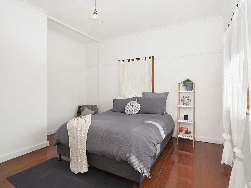 153 Cracknell Road, Tarragindi QLD 4121