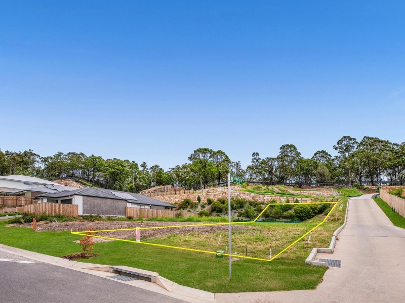 82 Kenneth Drive, Augustine Heights QLD 4300