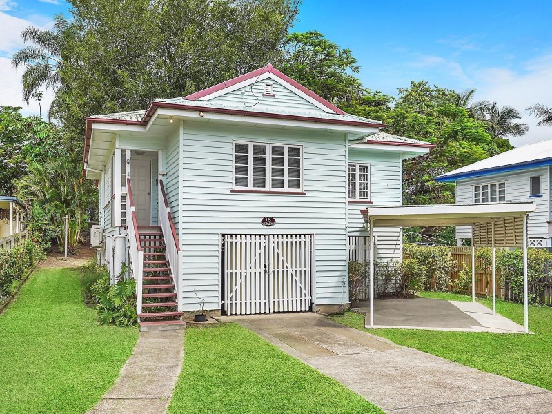 18 Hyde Road, Yeronga QLD 4104