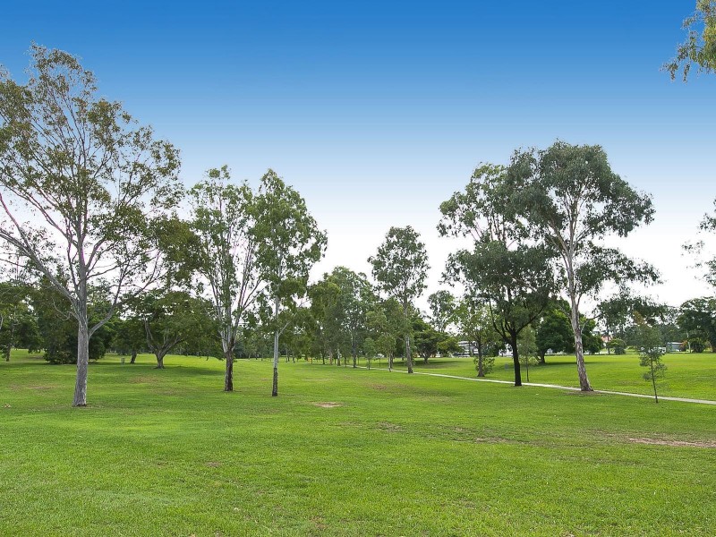 18 Hyde Road, Yeronga QLD 4104