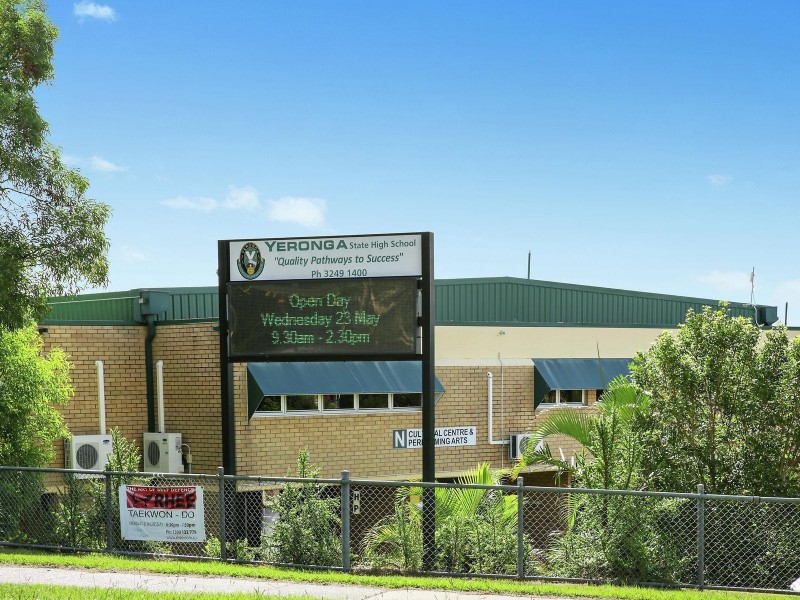 18 Hyde Road, Yeronga QLD 4104