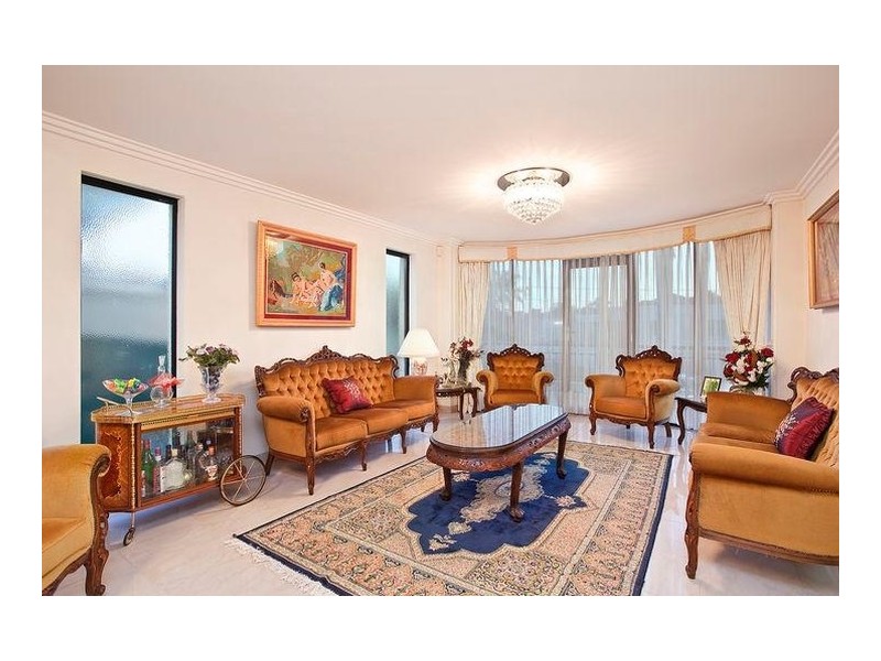 136 Kyle Parade, Kyle Bay NSW 2221