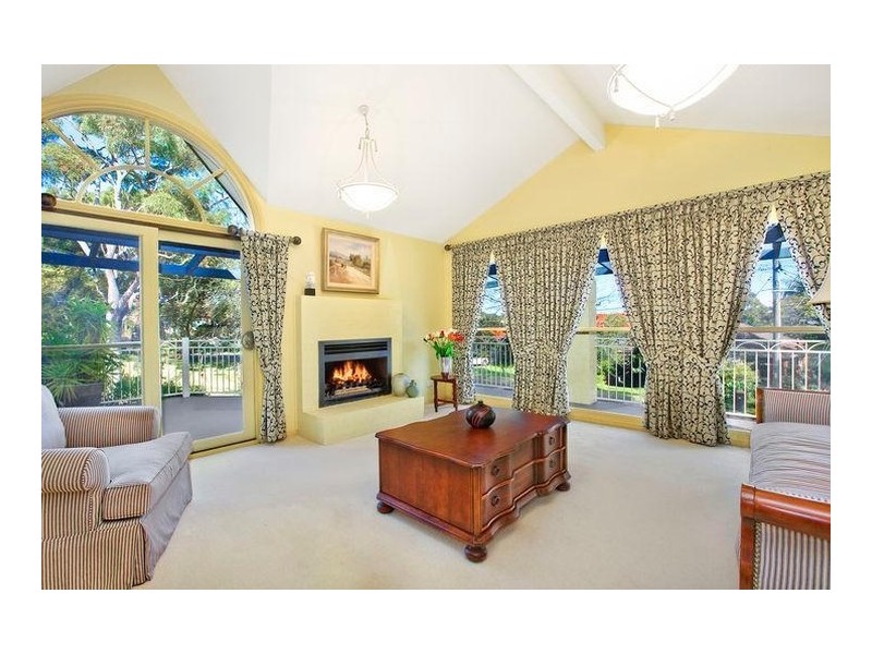 83 Lansdowne Crescent, Oatley NSW 2223