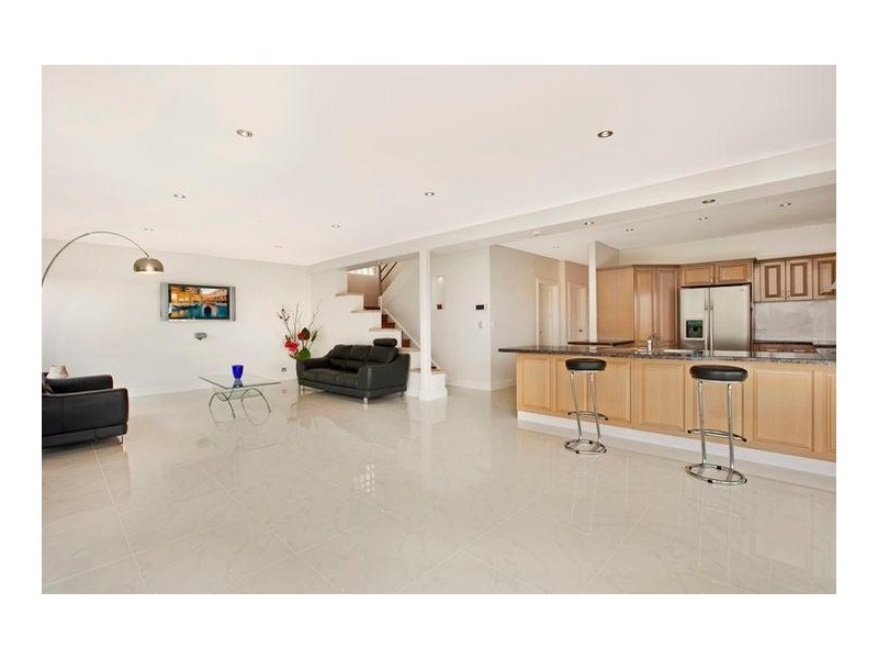 12 Yeran Street, Sylvania NSW 2224