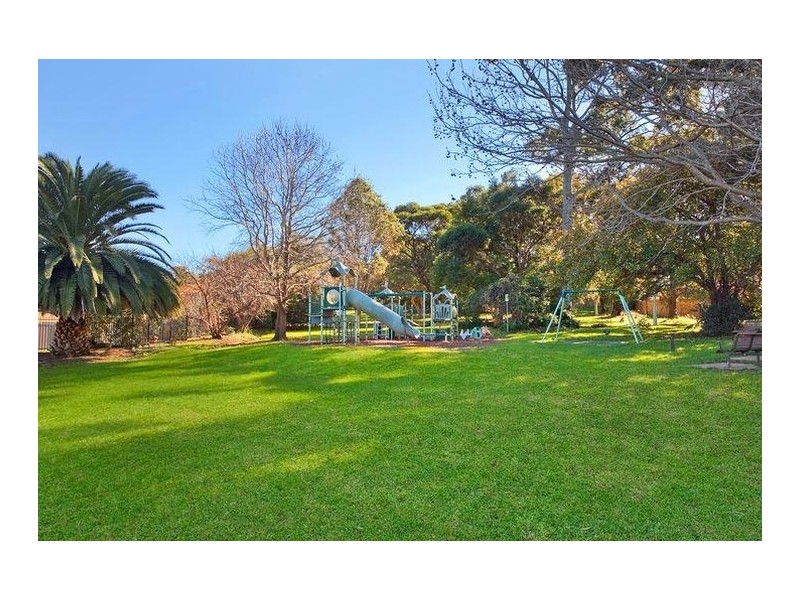 5 Parkside Drive, Blakehurst NSW 2221