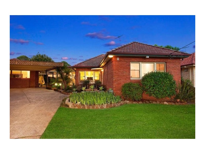 8 Carbethon Crescent, Beverly Hills NSW 2209