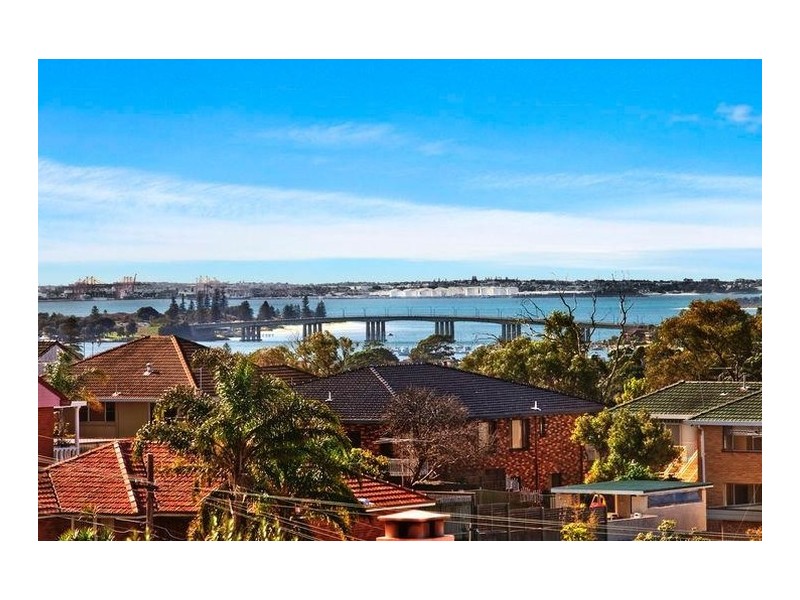 24 Henry Avenue, Sylvania NSW 2224