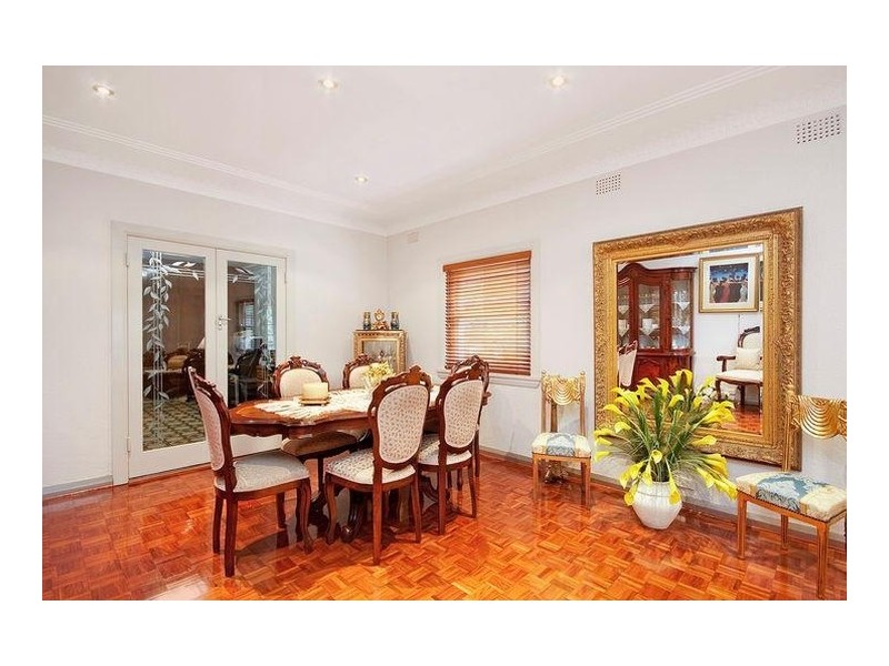 15 Benwerrin Avenue, Carss Park NSW 2221