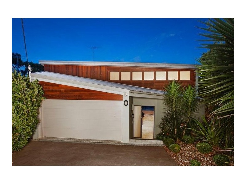 98 Lugarno Parade, Lugarno NSW 2210