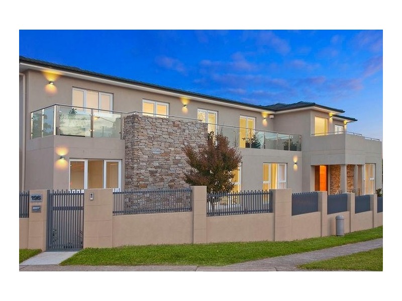 196 Connells Point Road, Connells Point NSW 2221