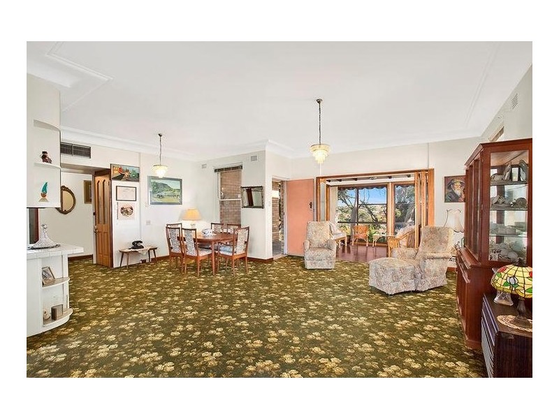 9 Gnarbo Avenue, Carss Park NSW 2221