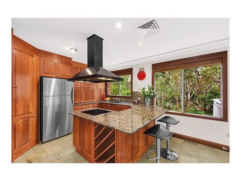 11 Ponderosa Place, Lugarno NSW 2210