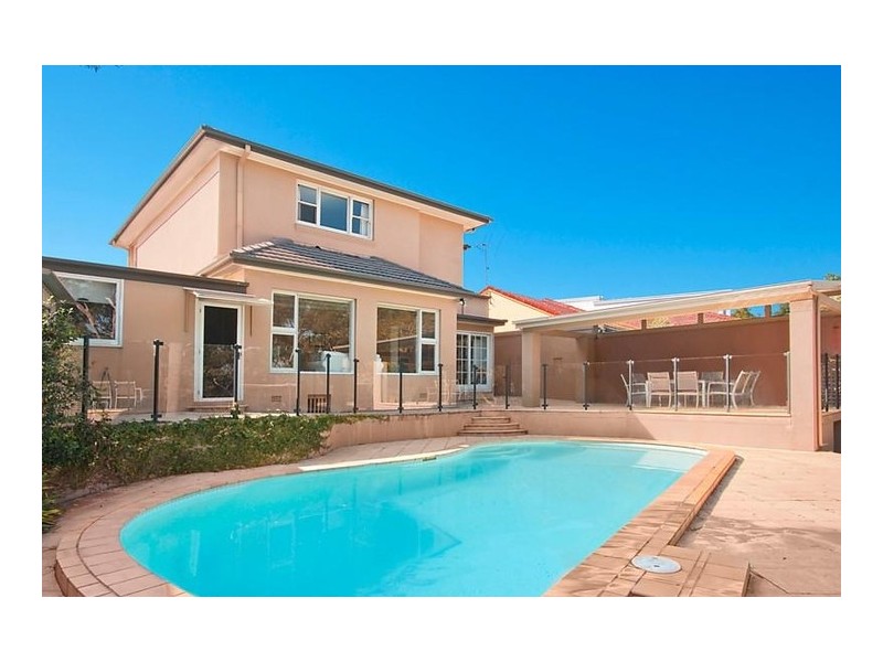 33 Gnarbo Avenue, Carss Park NSW 2221