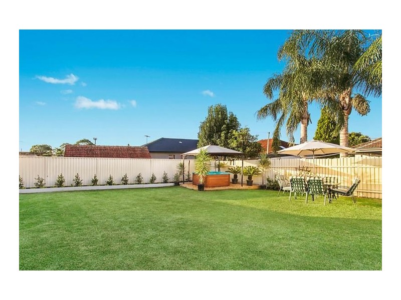 2 Bailey Parade, Peakhurst NSW 2210