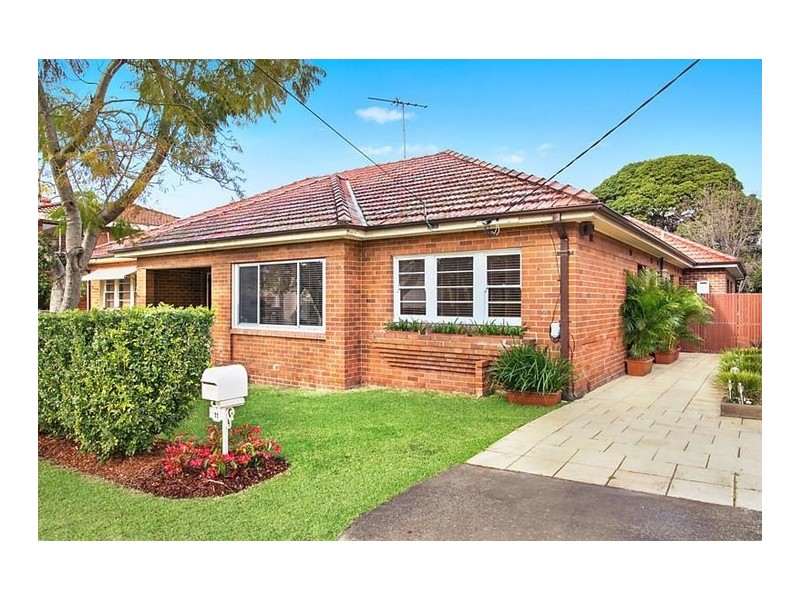 11 Grenfell Street, Blakehurst NSW 2221