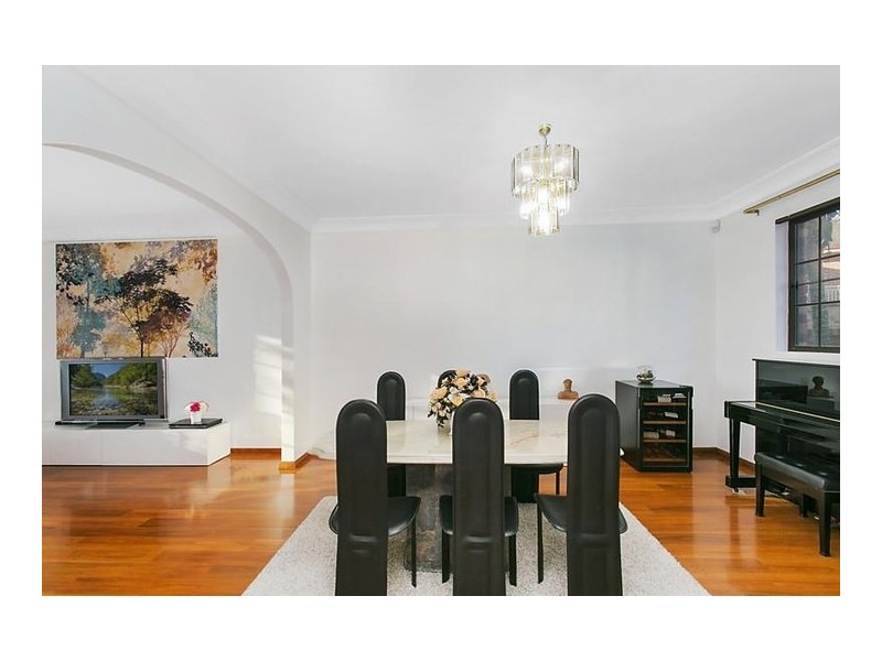 31 Meadowland Road, Peakhurst NSW 2210