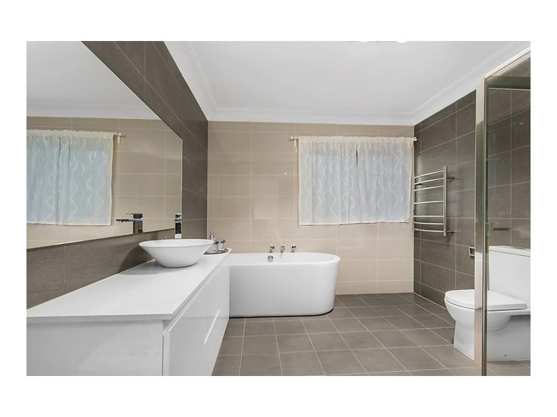 31 Meadowland Road, Peakhurst NSW 2210