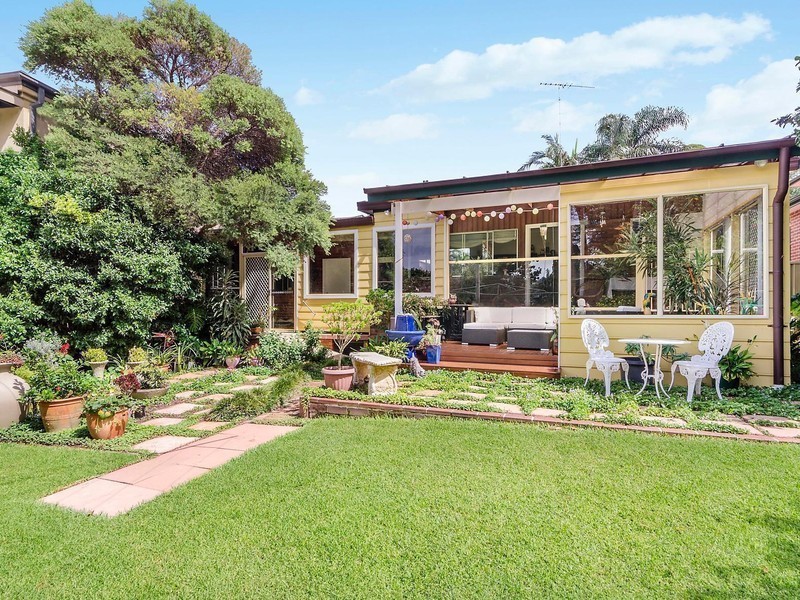 260 Connells Point Road, Connells Point NSW 2221