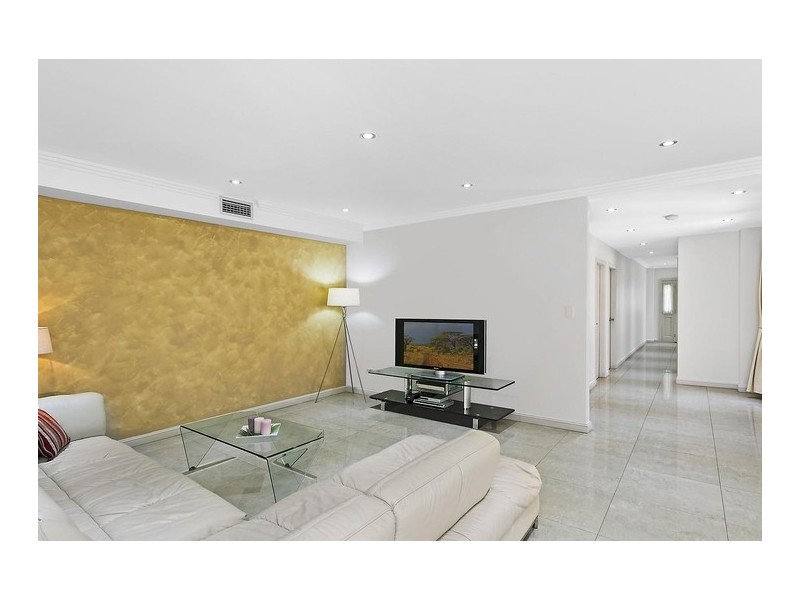 8A Loader Avenue, Beverly Hills NSW 2209