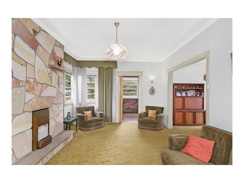 32 Carwar Avenue, Carss Park NSW 2221