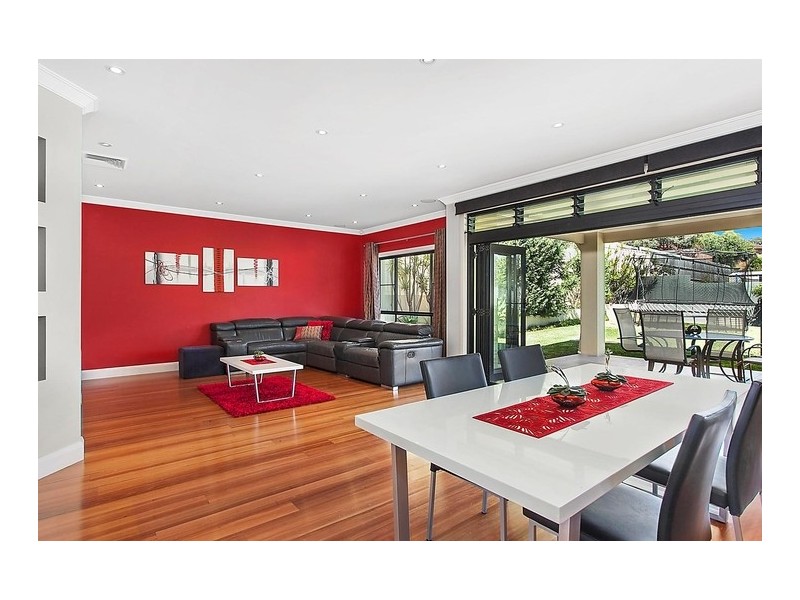 25 Boronia Parade, Lugarno NSW 2210