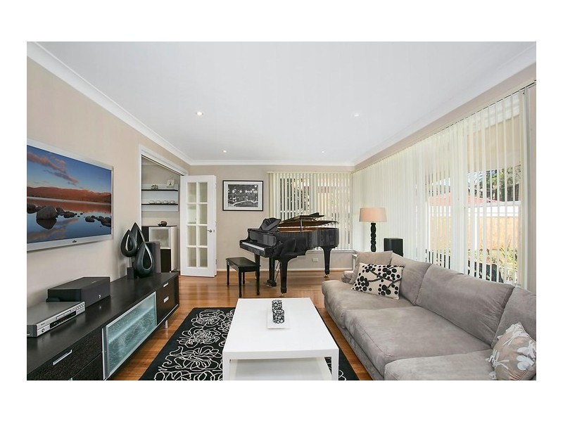 8 Sunshine Parade, Peakhurst Heights NSW 2210