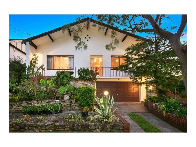 166 Lugarno Parade, Lugarno NSW 2210