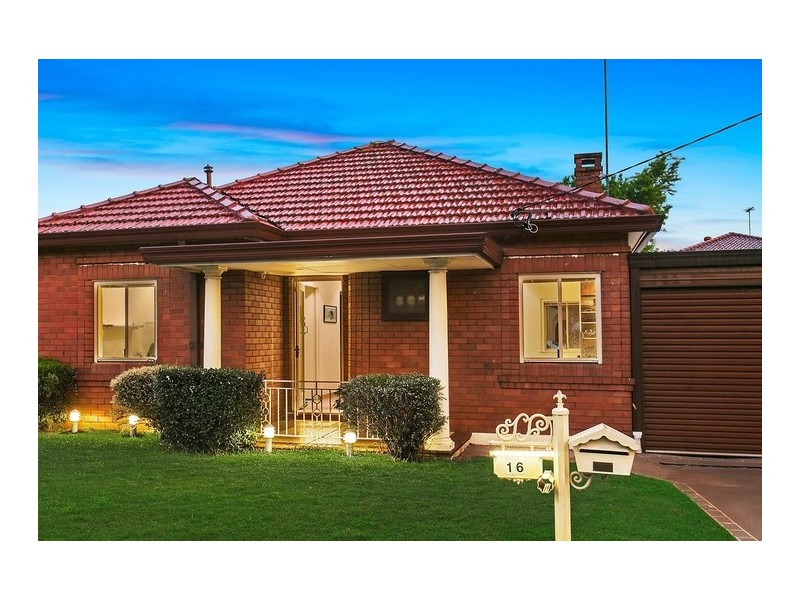 16 Lakeside Avenue, Monterey NSW 2217