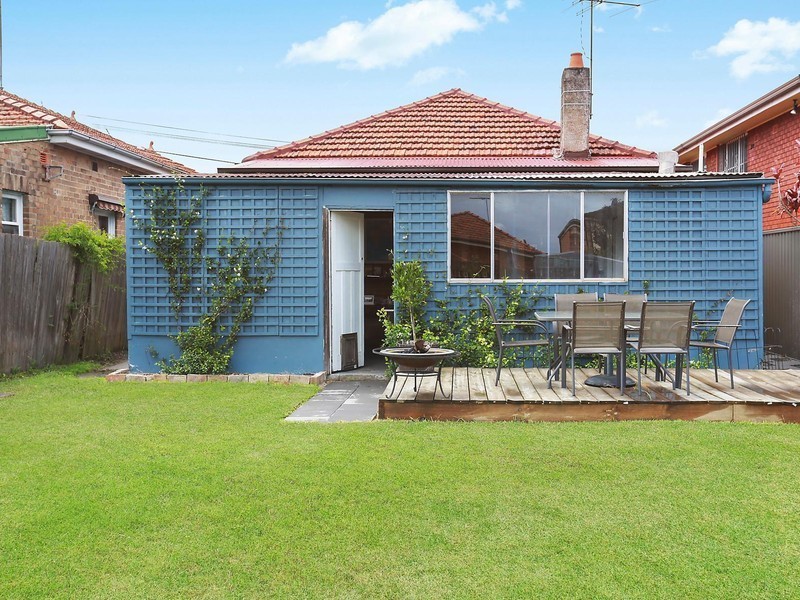 5 Greenacre Road, South Hurstville NSW 2221